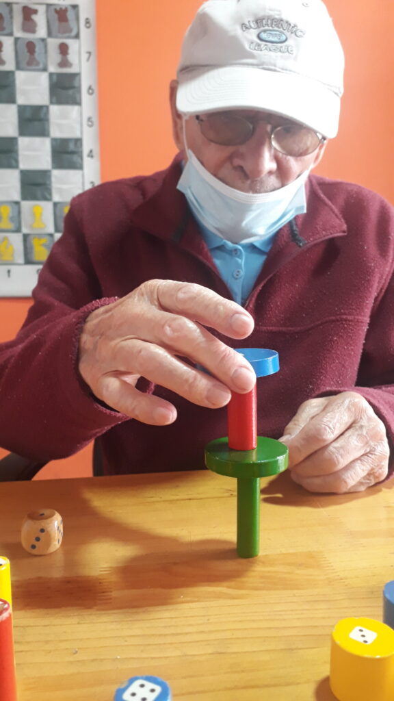 Abuelito juega